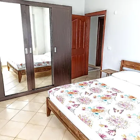 Fethiye Merkezde Ferah Ve Balkonlu 2+1 Daire Apartament Fethiye