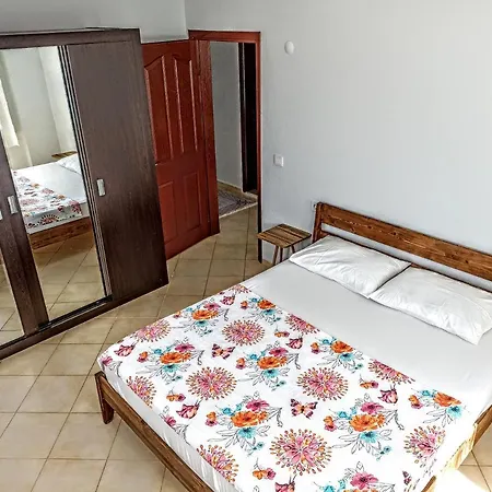Fethiye Merkezde Ferah Ve Balkonlu 2+1 Daire Fethiye