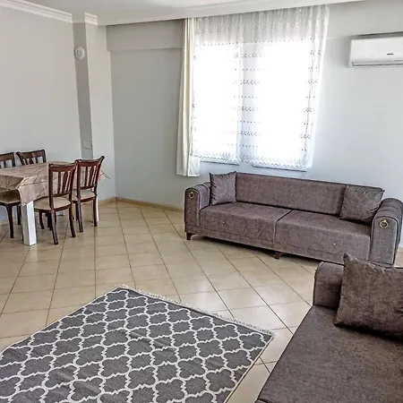 Fethiye Merkezde Ferah Ve Balkonlu 2+1 Daire 아파트 페티예