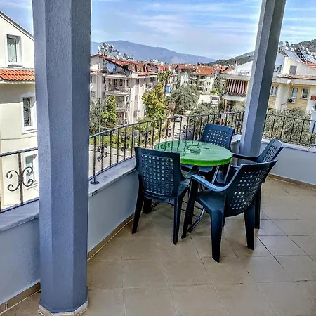 Fethiye Merkezde Ferah Ve Balkonlu 2+1 Daire 아파트 *