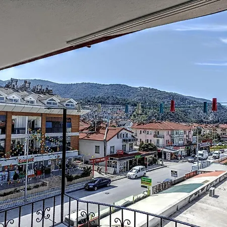 아파트 Fethiye Merkezde Ferah Ve Balkonlu 2+1 Daire