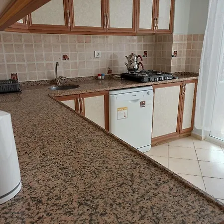 아파트 Fethiye Merkezde Ferah Ve Balkonlu 2+1 Daire *